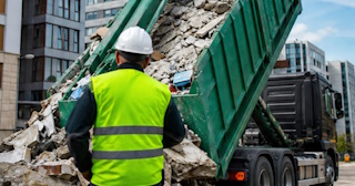 Вывоз строительного мусора в Канаше: услуги лицензированной компании — ПроМусор